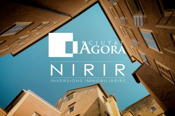 Logotips de Ciutat Àgora i Nirir amb un edici de fons